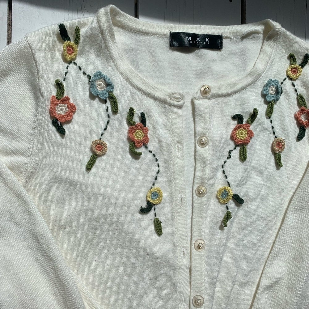 Floral detailed sweater